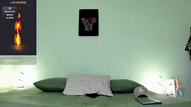 Snapshot of blorelopez chatting on March 26, 2026, 12:58 pm blorelopez online show from March 26, 2026, 12:58 pm