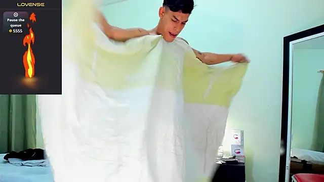 Snapshot of blorelopez chatting on January 15, 2026, 5:38 pm blorelopez online show from January 15, 2026, 5:38 pm