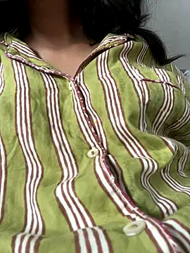 Snapshot of Neha_010 chatting on November 28, 2025, 5:51 am Neha 010 online show from November 28, 2025, 5:51 am