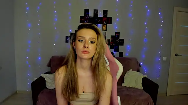 Snapshot of Suzie_Q69 chatting on January 6, 2026, 4:11 pm Suzie Q69 online show from January 6, 2026, 4:11 pm