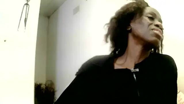 BrunetteNaomi8 online show from May 26, 2026, 8:07 pm