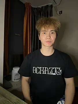 Snapshot of Juhone chatting on April 12, 2026, 3:26 pm Juhone online show from April 12, 2026, 3:26 pm