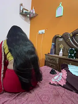 cutestpearl online show from April 16, 2026, 8:31 pm