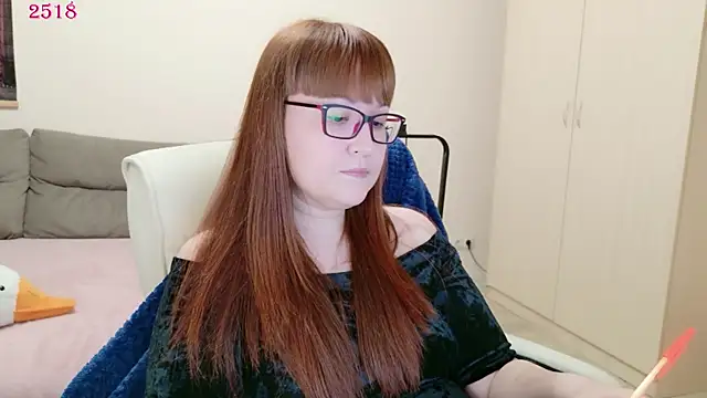 Snapshot of Foxy-lady chatting on April 29, 2026, 5:30 pm Foxy-lady online show from April 29, 2026, 5:30 pm