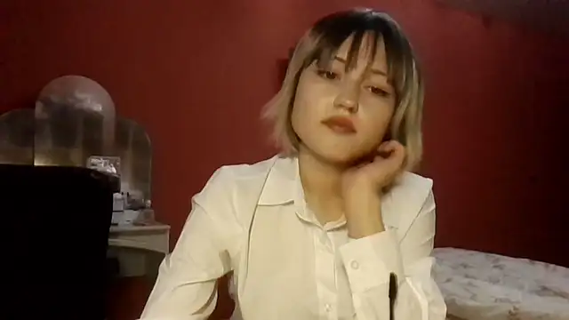 SkylaPorter online show from November 25, 2025, 1:55 pm