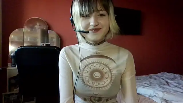 SkylaPorter online show from November 21, 2025, 11:31 am