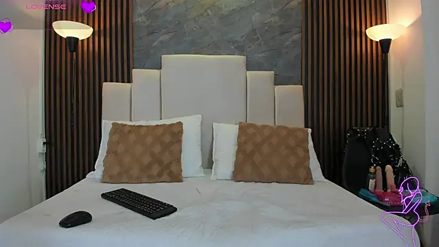 catiusca reyes 03 online show from March 15, 2026, 12:23 pm