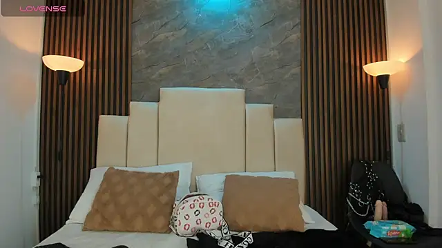 catiusca reyes 03 online show from April 11, 2026, 12:53 pm