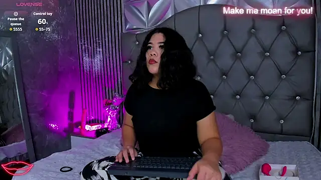 Snapshot of Amanda_Mooree chatting on May 29, 2026, 4:07 am Amanda Mooree online show from May 29, 2026, 4:07 am