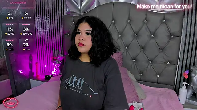 Snapshot of Amanda_Mooree chatting on May 20, 2026, 3:58 am Amanda Mooree online show from May 20, 2026, 3:58 am