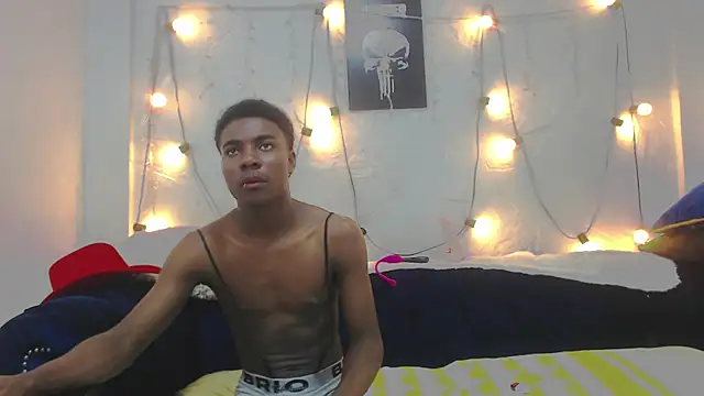 NoahJhonson69 online show from December 15, 2025, 7:41 pm