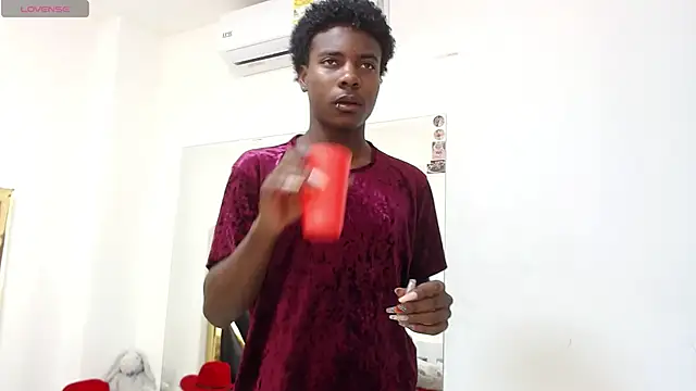 NoahJhonson69 online show from May 8, 2026, 11:25 am