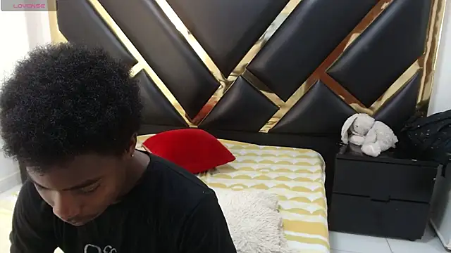 NoahJhonson69 online show from May 28, 2026, 11:38 am