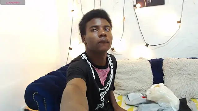 NoahJhonson69 online show from April 30, 2026, 11:28 am