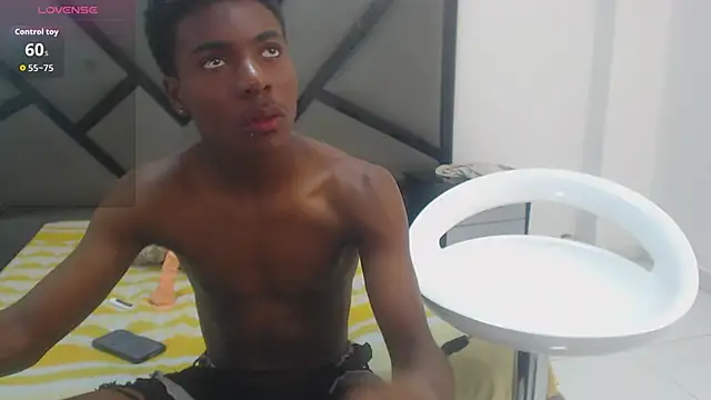 NoahJhonson69 online show from December 1, 2025, 6:53 pm