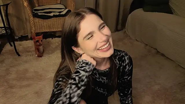 RozanneJordan online show from May 26, 2026, 5:44 pm