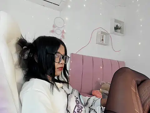 Luna lexy04 online show from May 2, 2026, 4:39 am