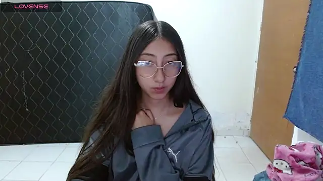 Snapshot of Nanylux chatting on April 28, 2026, 3:11 am Nanylux online show from April 28, 2026, 3:11 am