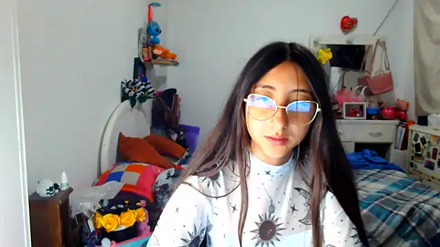 Snapshot of Nanylux chatting on November 21, 2025, 4:06 pm Nanylux online show from November 21, 2025, 4:06 pm