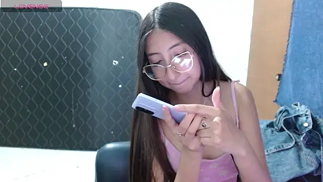 Snapshot of Nanylux chatting on April 15, 2026, 3:12 am Nanylux online show from April 15, 2026, 3:12 am