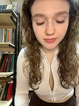 RussianWoman online show from May 8, 2026, 12:25 am