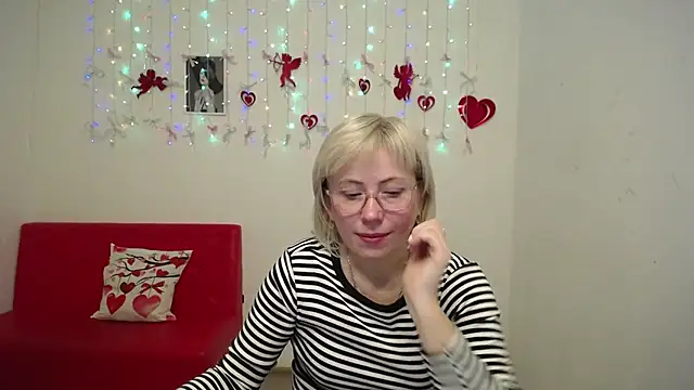 LaurenWishy online show from February 14, 2026, 5:51 am