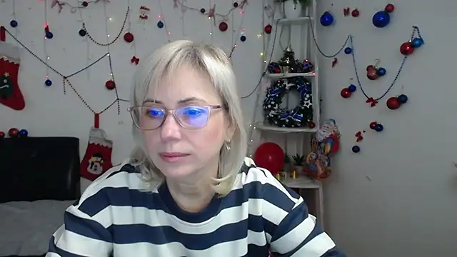 LaurenWishy online show from December 21, 2025, 6:04 am