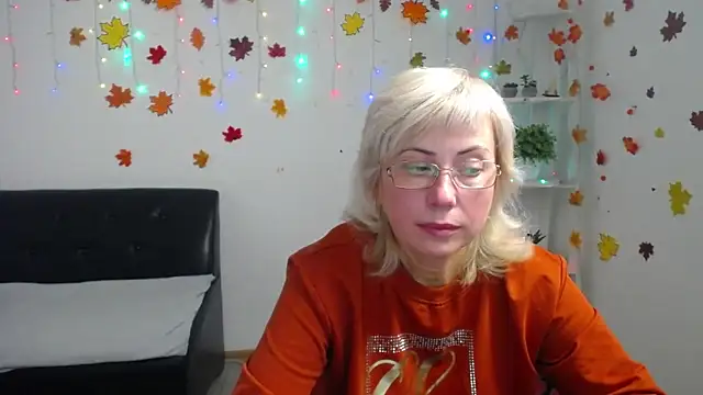 Snapshot of LaurenWishy chatting on November 28, 2025, 2:28 pm LaurenWishy online show from November 28, 2025, 2:28 pm