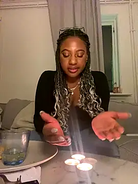 Lydiax online show from November 28, 2025, 10:32 pm