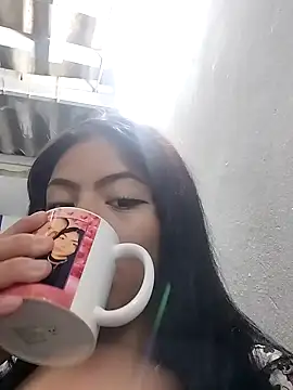 Juliana Vip online show from November 22, 2025, 9:19 am