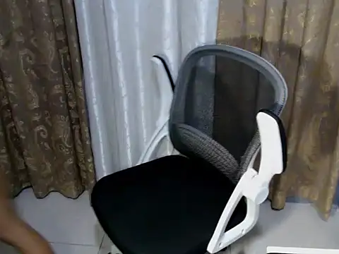 Snapshot of AmazingVivyoria69 chatting on July 4, 2026, 7:04 am AmazingVivyoria69 online show from July 4, 2026, 7:04 am