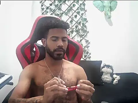 alberthot11 online show from December 3, 2025, 3:40 am