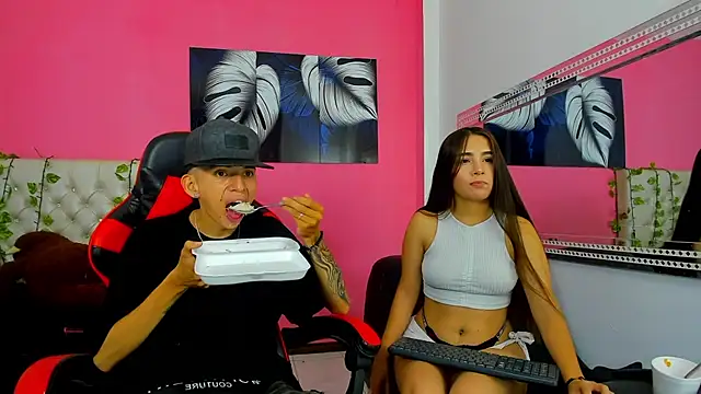 MiaAndTeylor online show from November 23, 2025, 7:35 pm