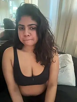 Snapshot of TiaBella_ chatting on February 25, 2026, 3:12 pm TiaBella online show from February 25, 2026, 3:12 pm