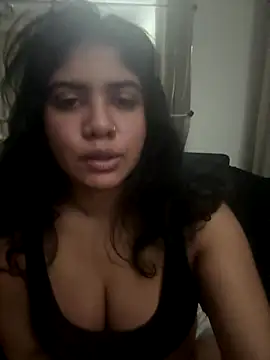 Snapshot of TiaBella_ chatting on December 22, 2025, 4:18 pm TiaBella online show from December 22, 2025, 4:18 pm