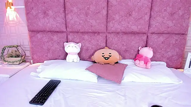 Snapshot of NathalieRoss1 chatting on March 26, 2026, 5:50 am NathalieRoss1 online show from March 26, 2026, 5:50 am