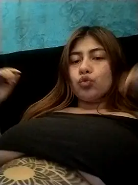 Emmyxxx online show from December 22, 2025, 7:08 am