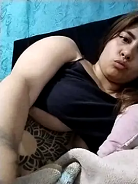 Emmyxxx online show from December 19, 2025, 5:00 am