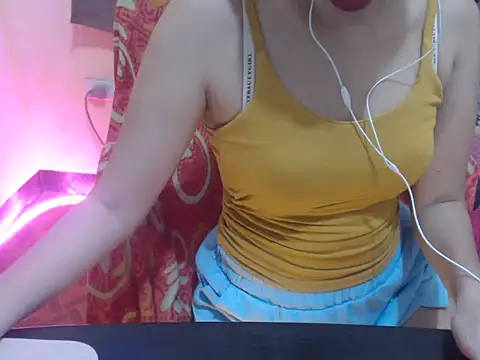 HotAsian Yazzi69 online show from March 17, 2026, 4:32 pm