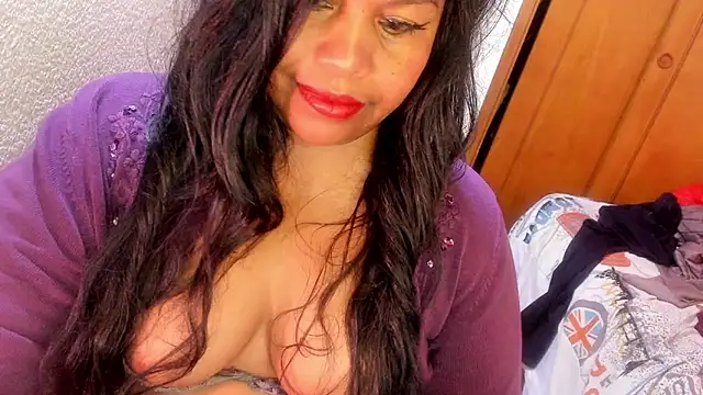 ebonycamelia online show from May 5, 2026, 10:02 pm
