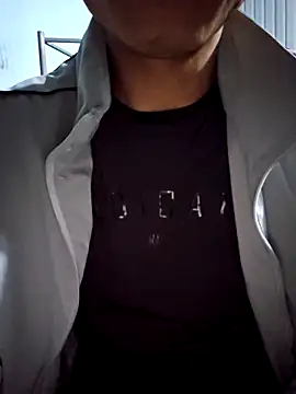 huykkk99 online show from February 20, 2026, 4:53 pm