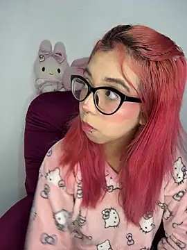 Snapshot of Valen-Foxx1 chatting on April 2, 2026, 10:22 am Valen-Foxx1 online show from April 2, 2026, 10:22 am