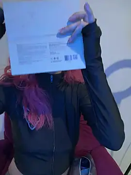 Snapshot of Valen-Foxx1 chatting on April 8, 2026, 6:04 am Valen-Foxx1 online show from April 8, 2026, 6:04 am