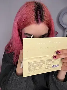 Snapshot of Valen-Foxx1 chatting on March 28, 2026, 6:25 am Valen-Foxx1 online show from March 28, 2026, 6:25 am