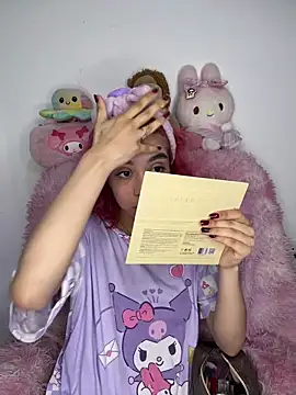 Snapshot of Valen-Foxx1 chatting on March 26, 2026, 5:39 am Valen-Foxx1 online show from March 26, 2026, 5:39 am