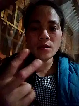 Snapshot of bela-hayes chatting on December 4, 2025, 1:10 pm bela-hayes online show from December 4, 2025, 1:10 pm