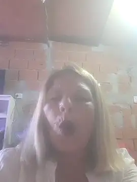 Sandra luvv online show from November 19, 2025, 8:20 pm