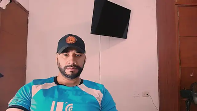 musclehetero online show from January 13, 2026, 12:53 pm