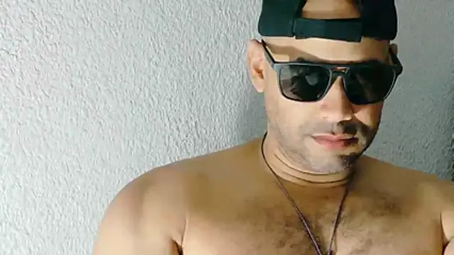 musclehetero online show from August 6, 2026, 8:15 pm