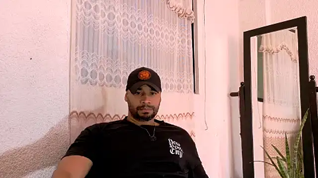 musclehetero online show from July 18, 2026, 7:22 pm
